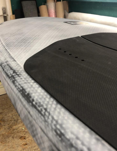 Wingfoil board, modèle RACE